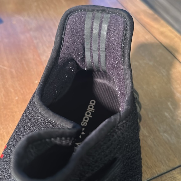 Yeezy 350 V2 Bred - Picture 8 of 10